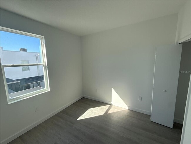 Building Photo - 399 Famagusta Dr