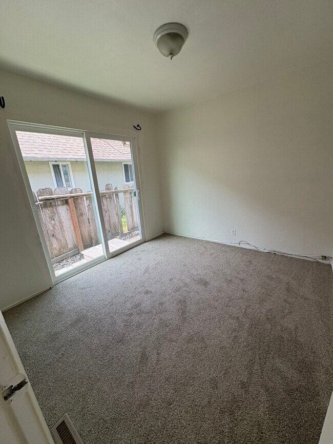 Building Photo - 3955 Princeton Dr