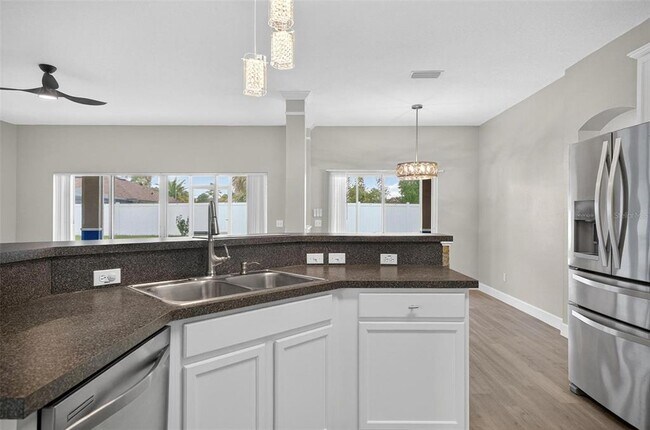 Building Photo - 37 Burnside Dr