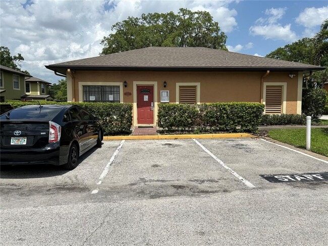 Building Photo - 3229 Oak Lawn Pl