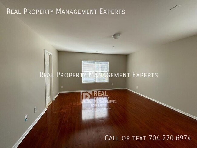 Building Photo - 15750 Normans Landing Dr