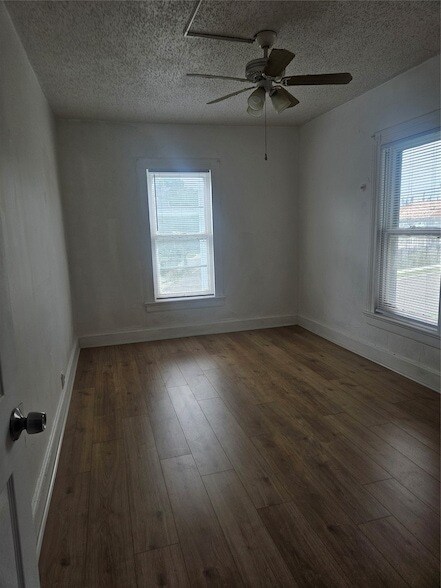 Building Photo - 539 State St
