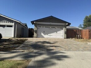 Building Photo - "Charming Studio Retreat in San Jose: Cozy 400 Sq Ft Haven with Full Bath!"  Full Kitchen, Heater...
