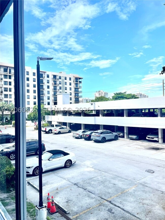 Building Photo - 17890 W Dixie Hwy