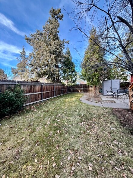 Building Photo - 1421 NE 8th St