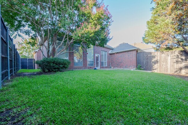 Building Photo - 2404 Heather Glen Dr
