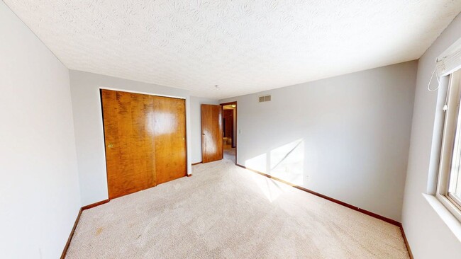 Building Photo - 3919 Quail Hollow Dr