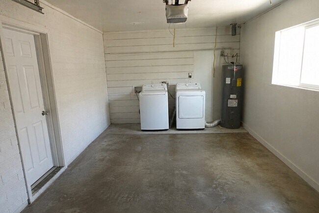 Building Photo - 8102 N 30th Dr