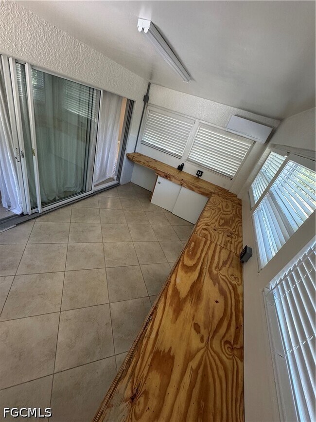 Building Photo - 3313 35th St W