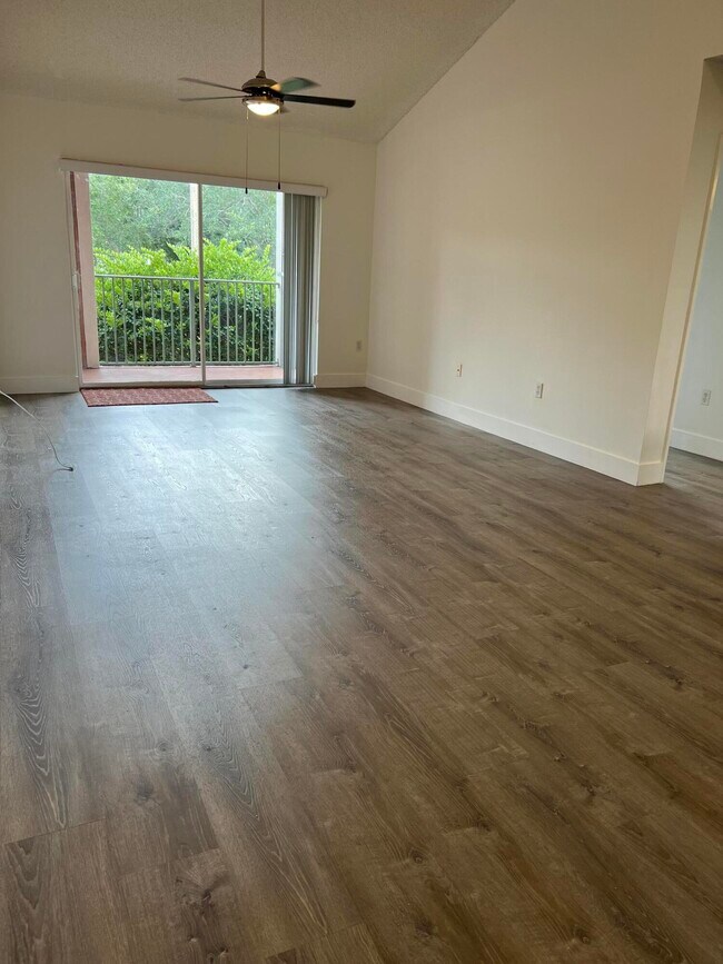Building Photo - 7832 Sonoma Springs Cir