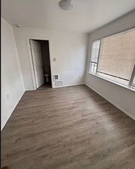 Bedroom - 3734 S M St