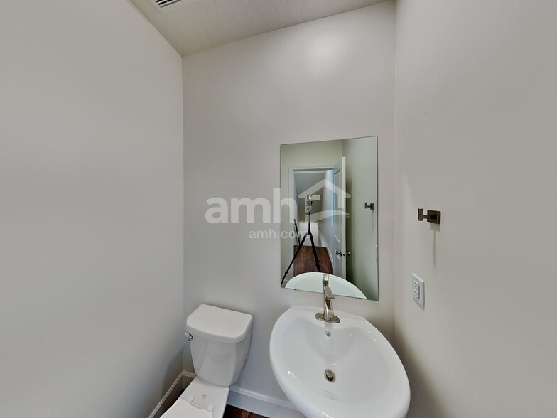 Building Photo - 6578 Old Forest Dr