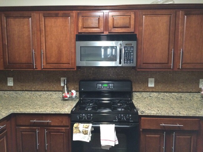 Building Photo - 908 Wendlebury Ct