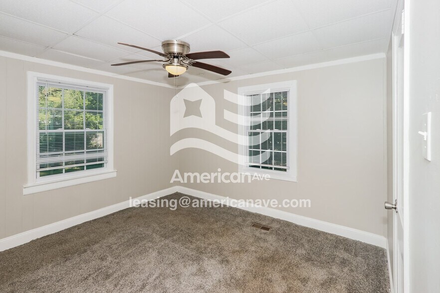 Building Photo - 104 Bowden Dr