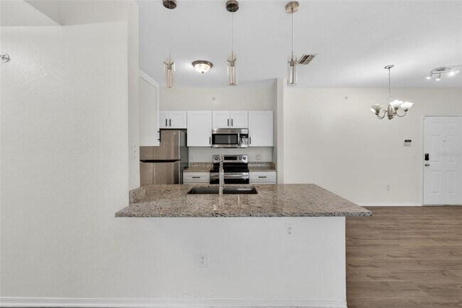 Building Photo - 5467 Vineland Rd