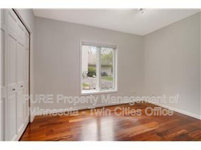 Building Photo - 9994 Dunberry Cir