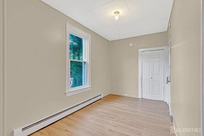 Building Photo - 91 2nd St