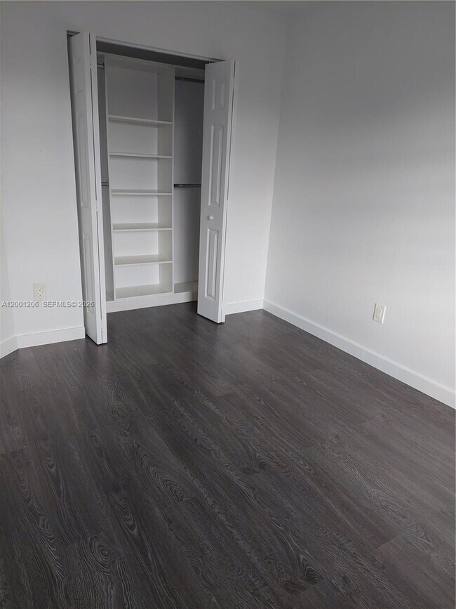 Building Photo - 1125 NE 210th Terrace