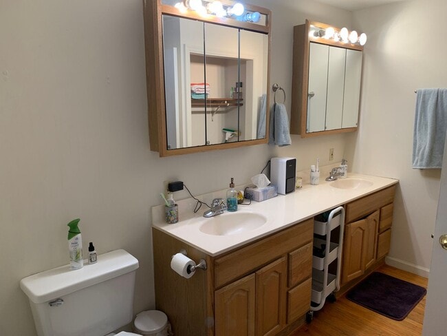 Building Photo - 3 bd/1.5 bath Charming Home just 4 blocks from IU Jacob's School of Music - Available August 2027!