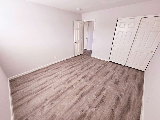 Building Photo - 4360 Twin View Cir