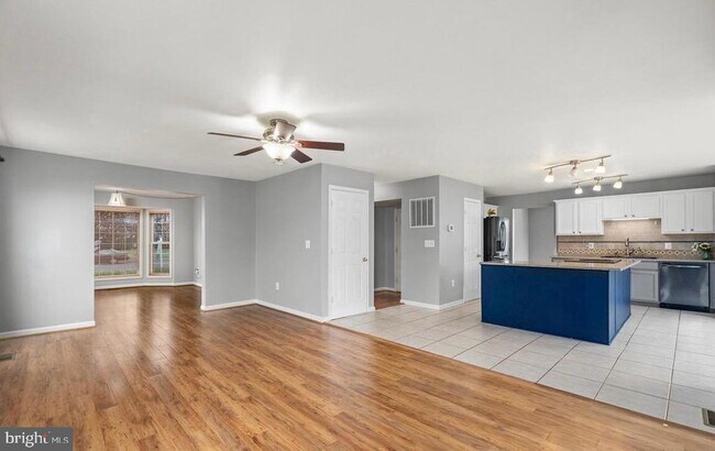 Building Photo - 4 St Ives Ct
