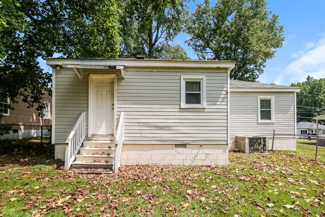 Building Photo - 312 E 19th St
