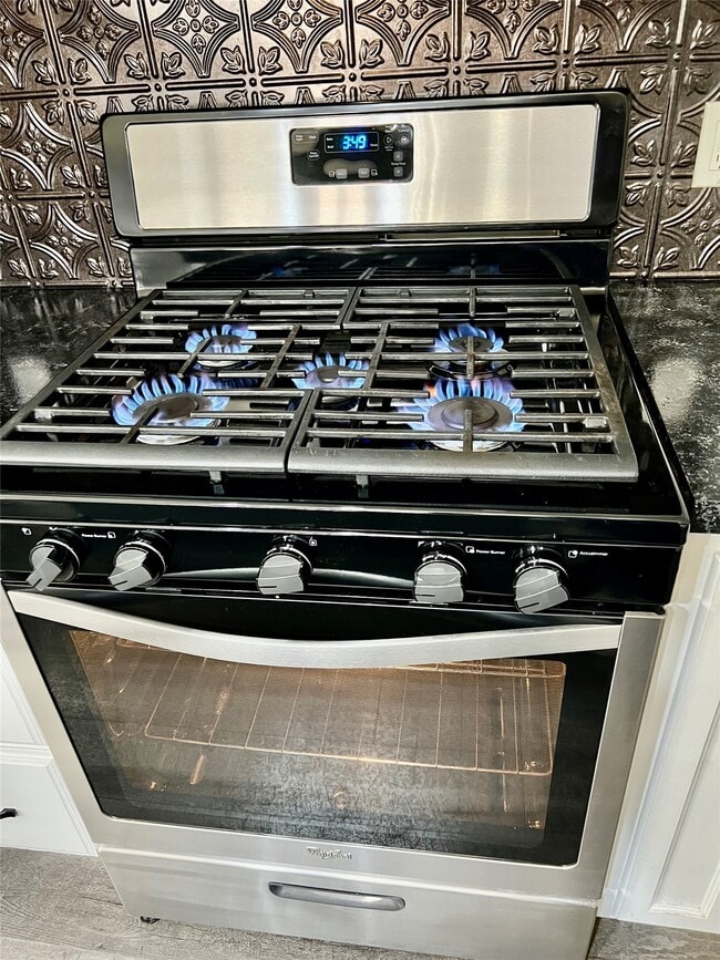 Building Photo - 3210 Blue Bonnet Dr