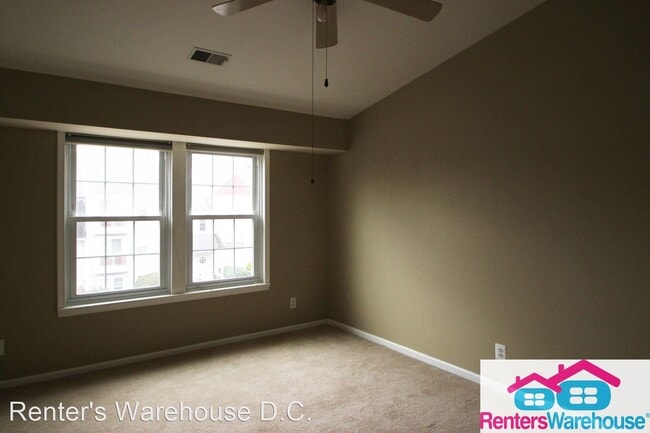 Building Photo - 12898 Grays Pointe Rd