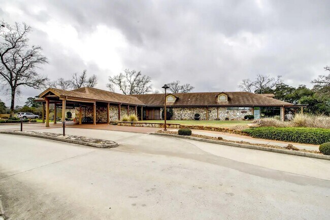 Building Photo - 260 Point Clear Dr
