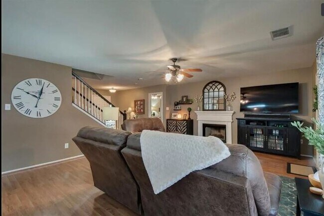 Building Photo - For Rent: Beautiful 3 Bedroom Home in Red Oak, TX!