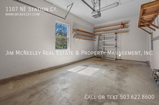 Building Photo - 1107 NE Station Ct