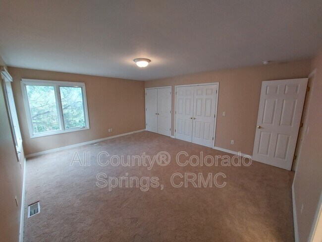 Building Photo - 5035 Langdale Way