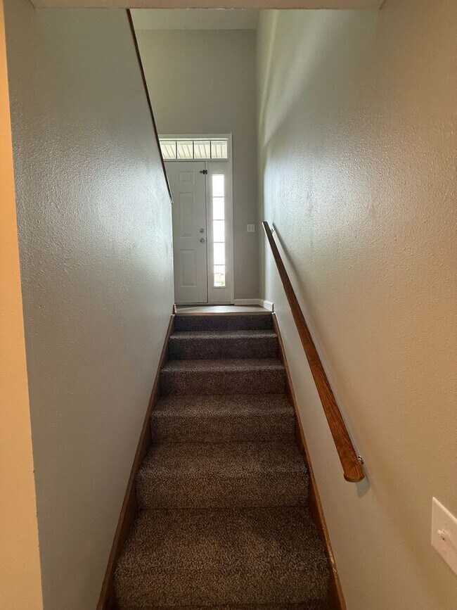 Building Photo - Updated home in Nixa