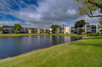 Building Photo - 6585 Kensington Ln