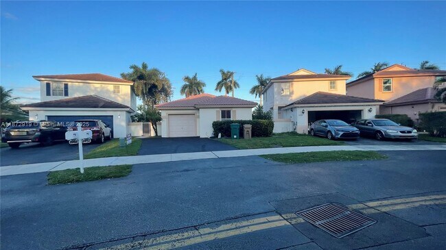 Building Photo - 6952 SW 148 Ln