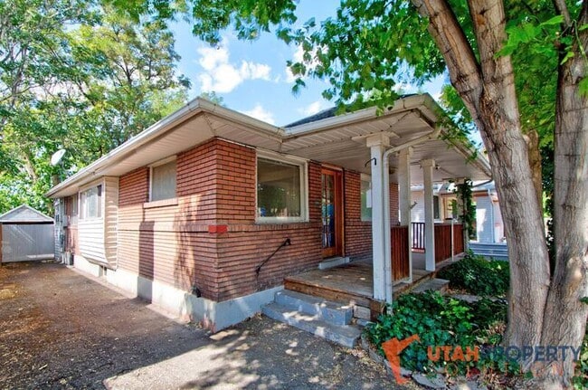 Building Photo - 1622 S Blair St