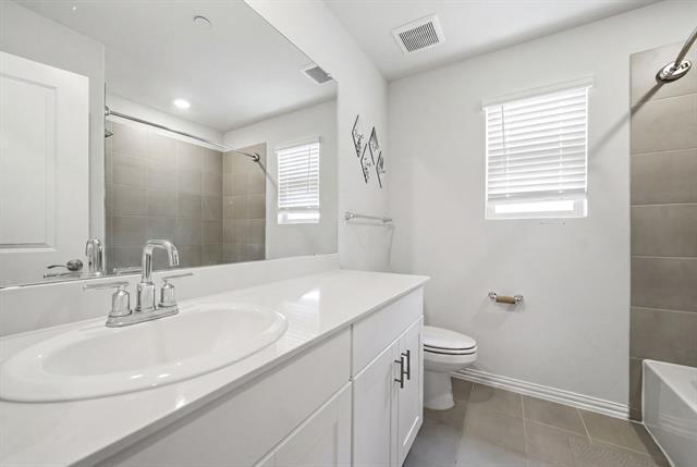 Building Photo - 224 Monarch Wy