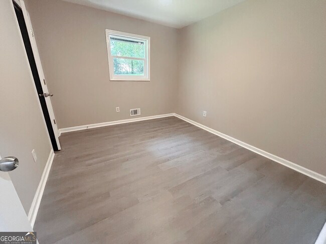 Building Photo - 3793 Rainbow Dr