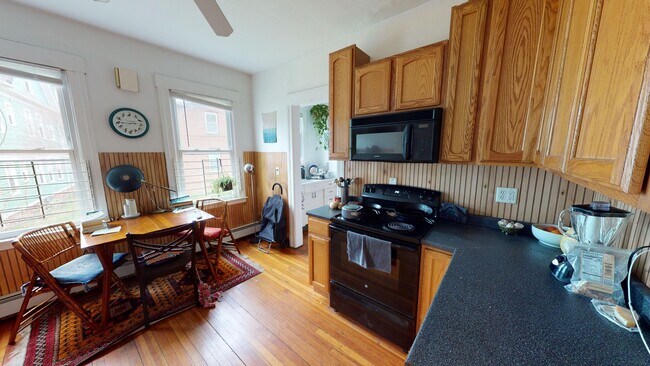 Building Photo - Spacious 2BR on Science Hill | Huge Kitchen & Living Area | Near Yale