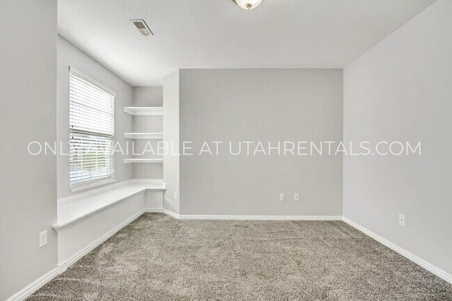 Building Photo - 928 Chelsea Ln