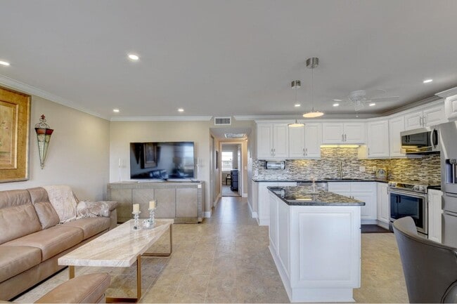 Building Photo - 4028 Newcastle B