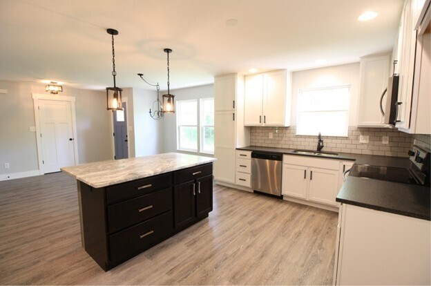 Building Photo - 7520 Jenkins Rd