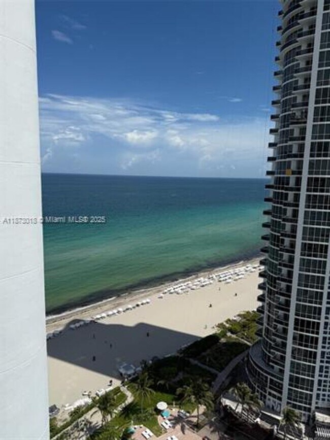 Building Photo - 18201 Collins Ave