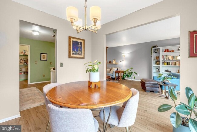 Building Photo - 44 Coriander Dr