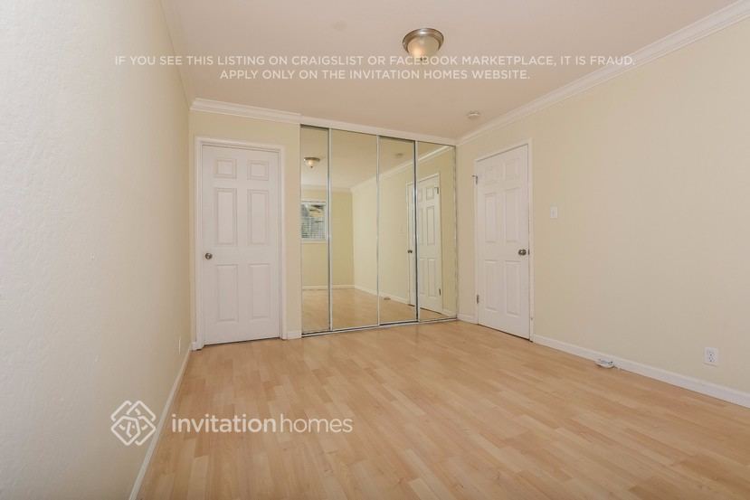 Building Photo - 274 Redwing St