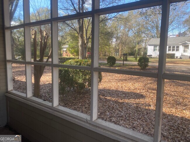 Building Photo - 155 Mimosa Dr