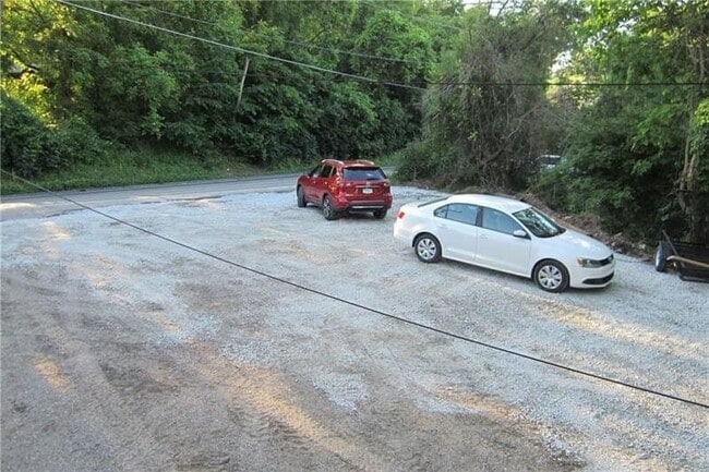 Building Photo - 2-602 Locust Ave