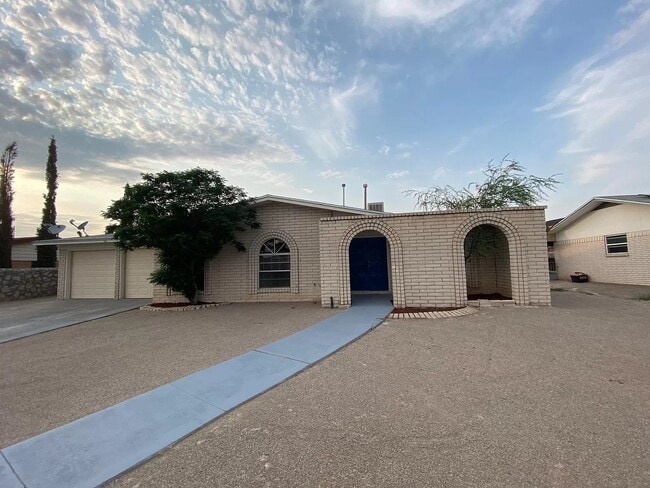 Building Photo - 10801 Havenrock Dr