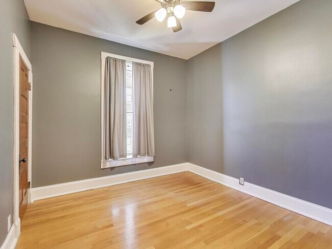 Building Photo - 5203 S Dorchester Ave