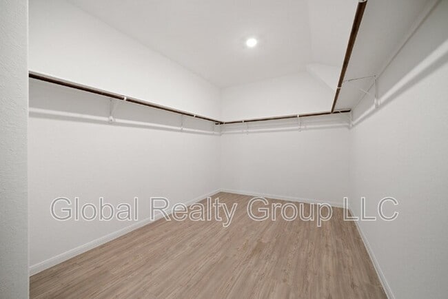 Building Photo - 9105 Navarro Vis